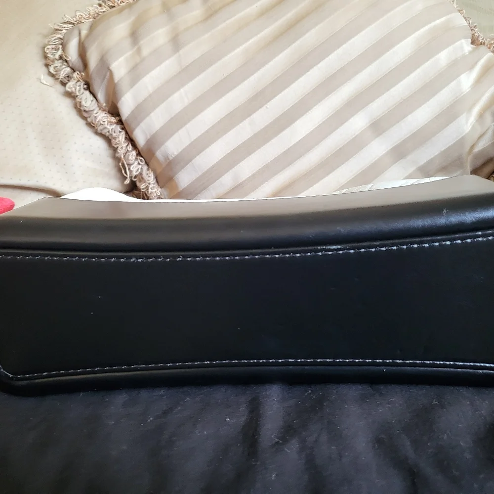 Chanel gabrielle hobo crossbody - Picture 8 of 10